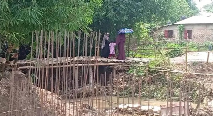 সেতু নির্মাণকাজ বন্ধ, দুর্ভোগে ২৫ গ্রামের ৩০ হাজার মানুষ